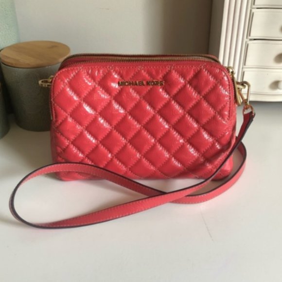 Michael Kors Handbags - Michael Kors Coral Quilted Crossbody Bag